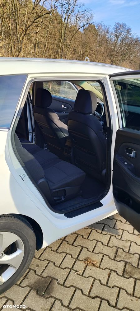 Kia Carens - 21