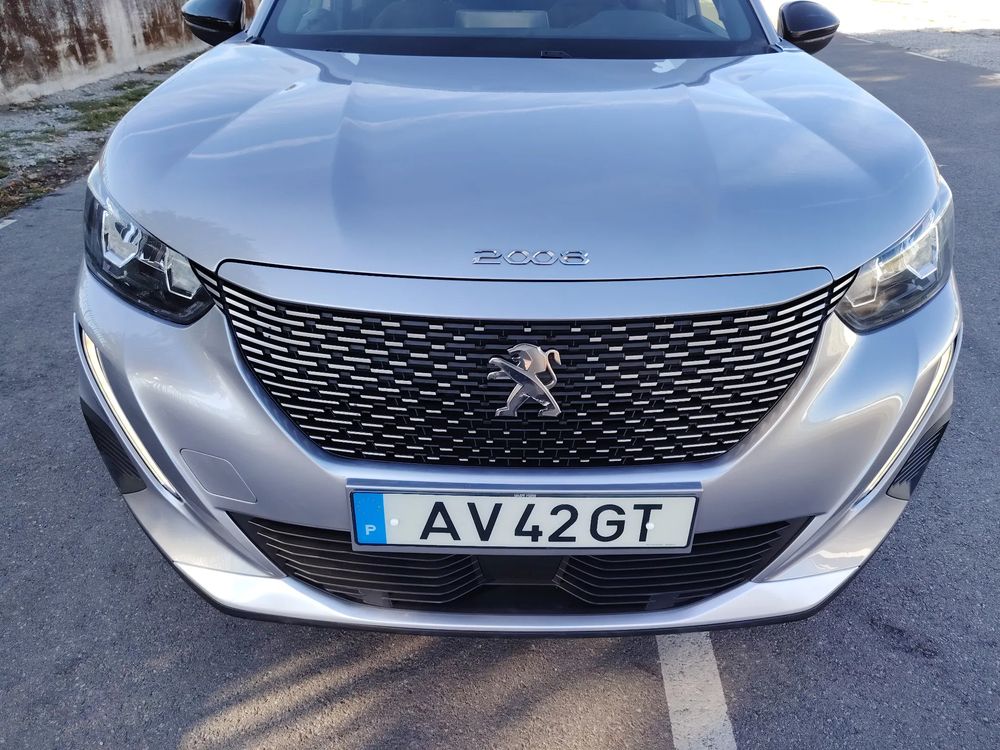 Peugeot e-2008