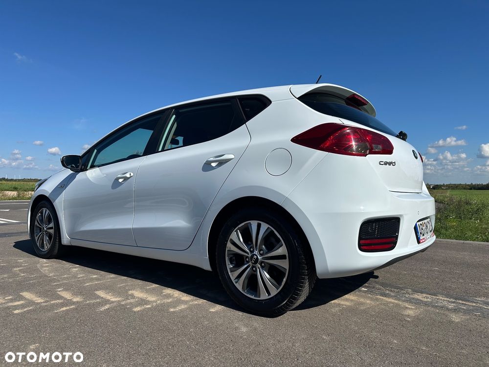 Kia Ceed 1.4 CVVT Dream Team Edition - 6