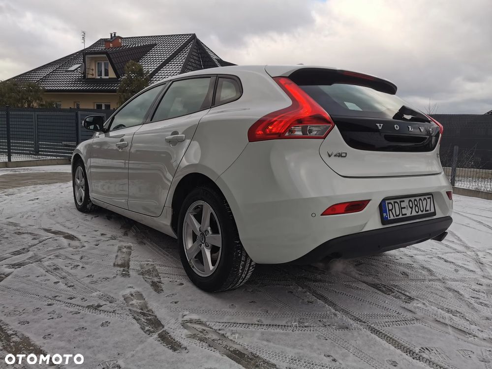 Volvo V40 T2 - 37