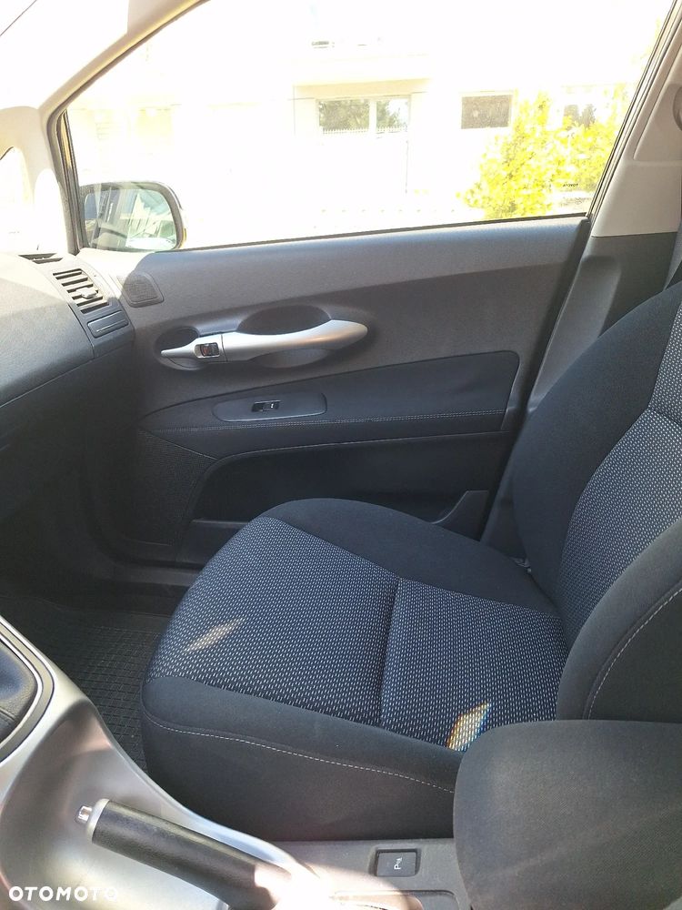 Toyota Auris 1.4 D-4D 2010 - 8