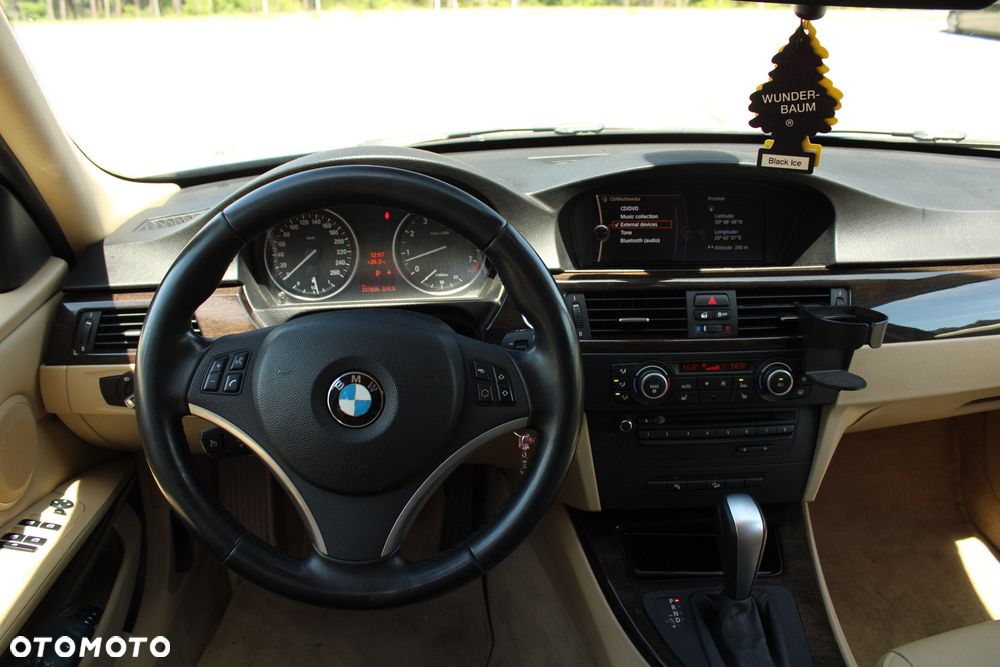 BMW Seria 3 325i xDrive Edition Sport - 23