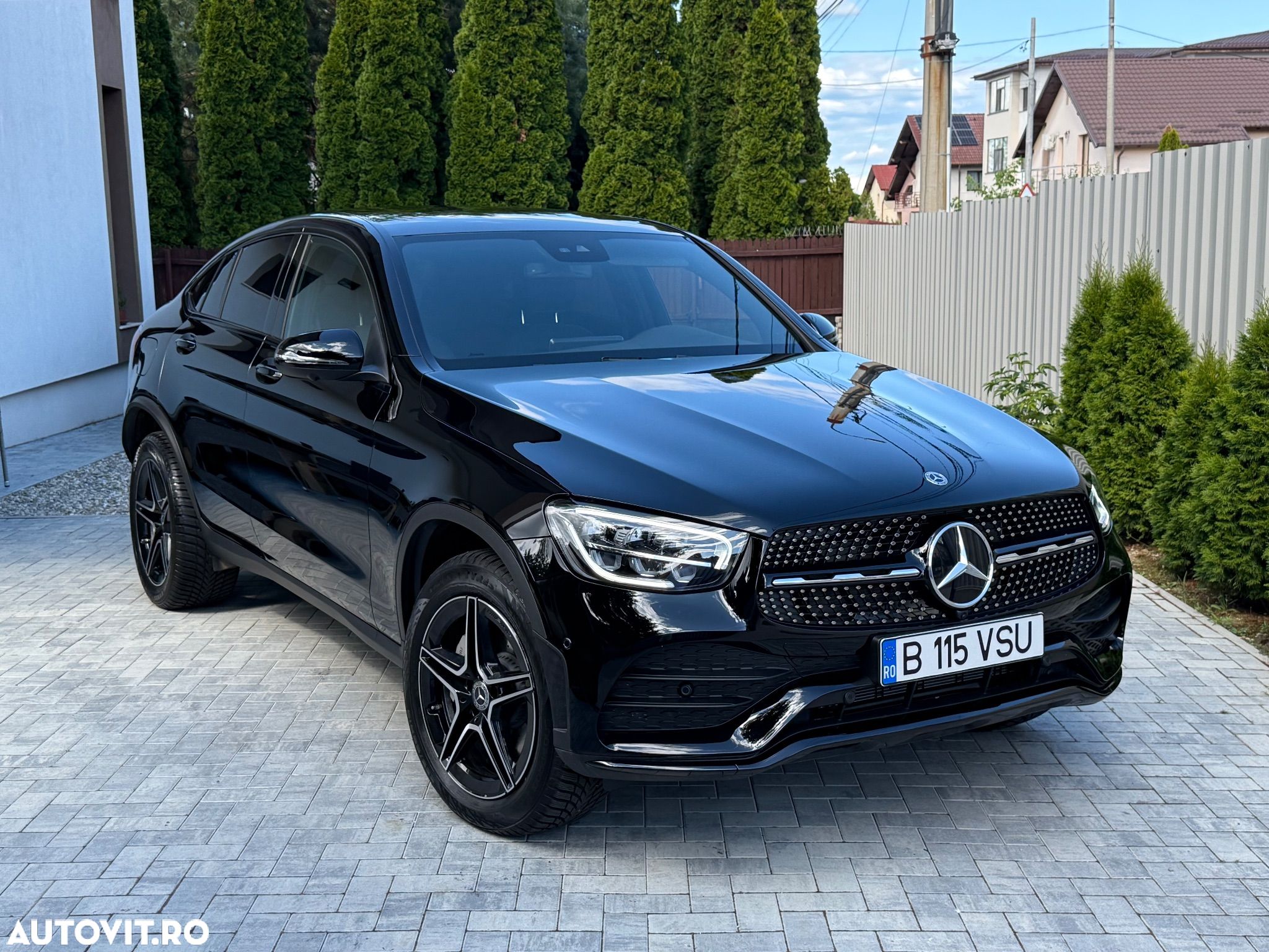 Mercedes-Benz GLC Coupe 300 e 4Matic 9G-TRONIC AMG Line - 1