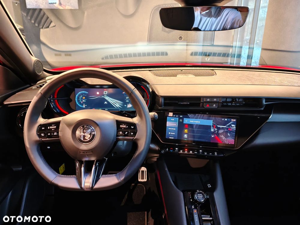 Alfa Romeo Junior 1.2 mHEV Ti eDCT - 28