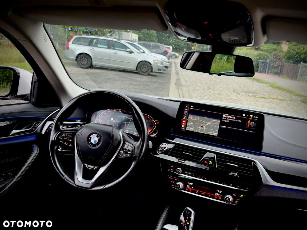 BMW Seria 5 530d xDrive mHEV Luxury Line - 22