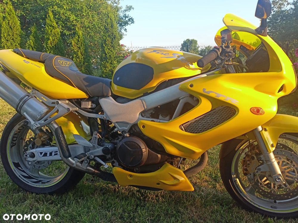 Honda VTR - 4
