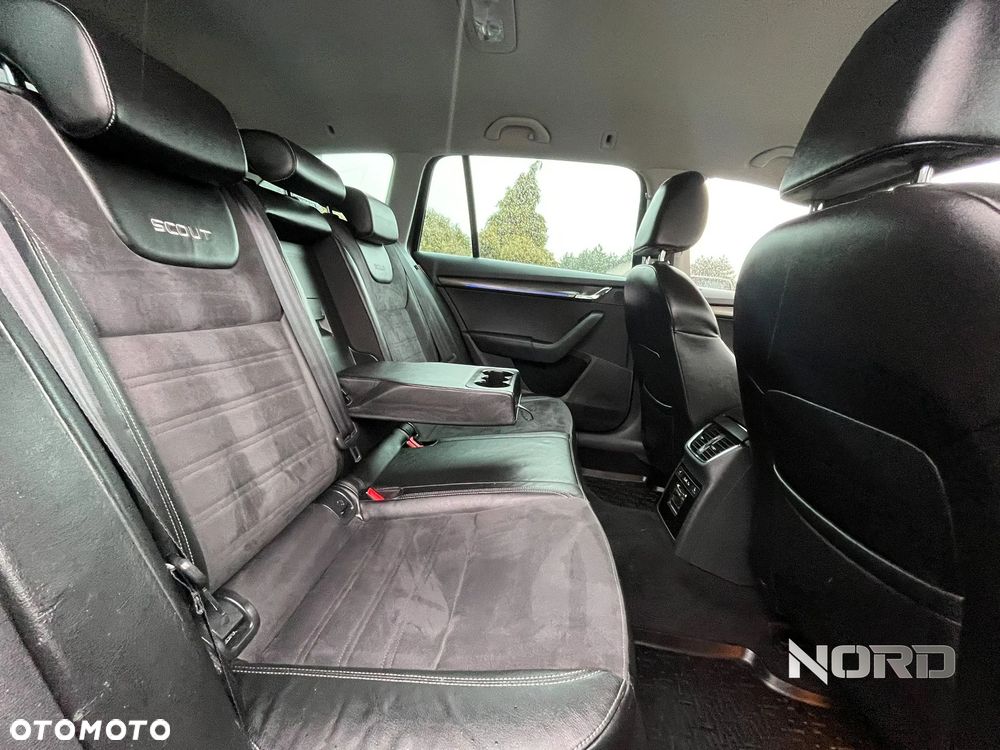 Skoda Octavia Scout 2.0 TDI 4x4 DSG - 15