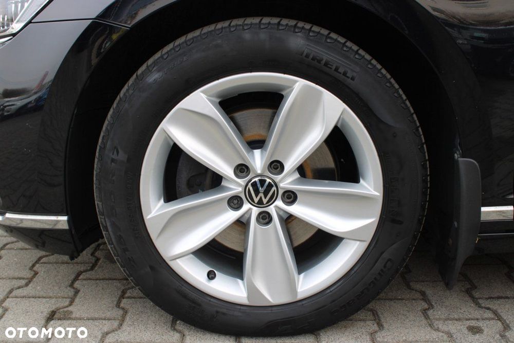 Volkswagen Passat - 9