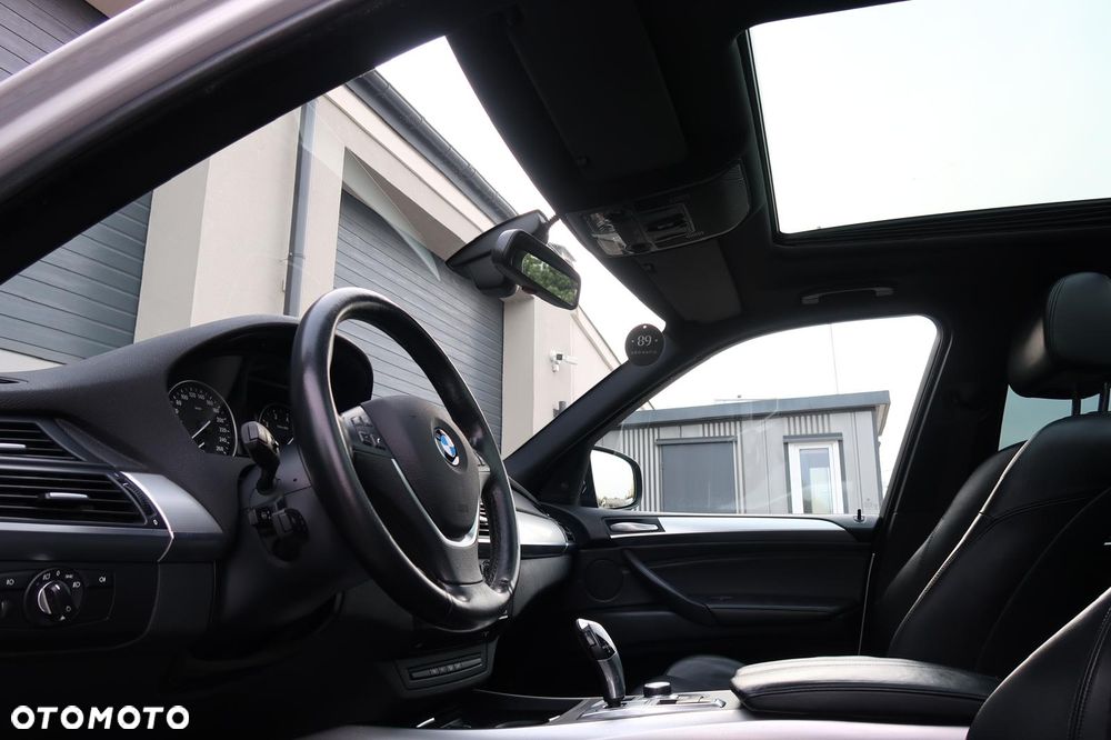 BMW X5 4.8i - 9
