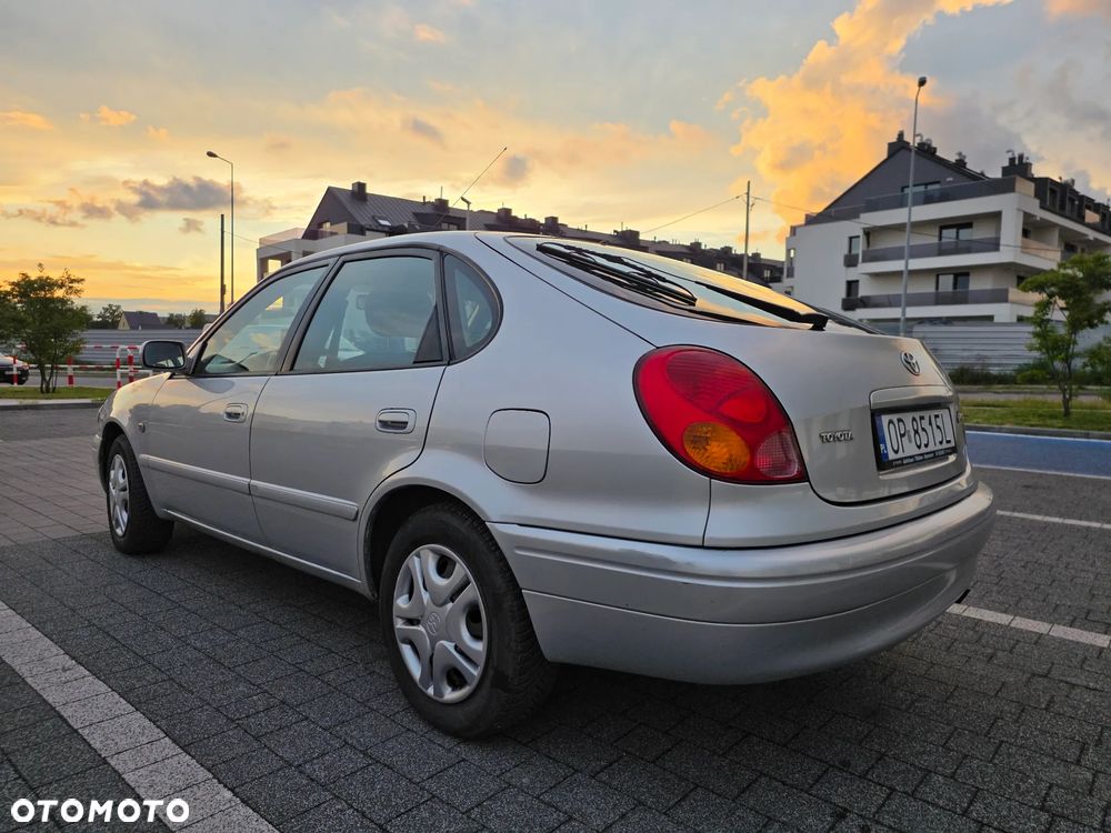 Toyota Corolla 1.4 - 8