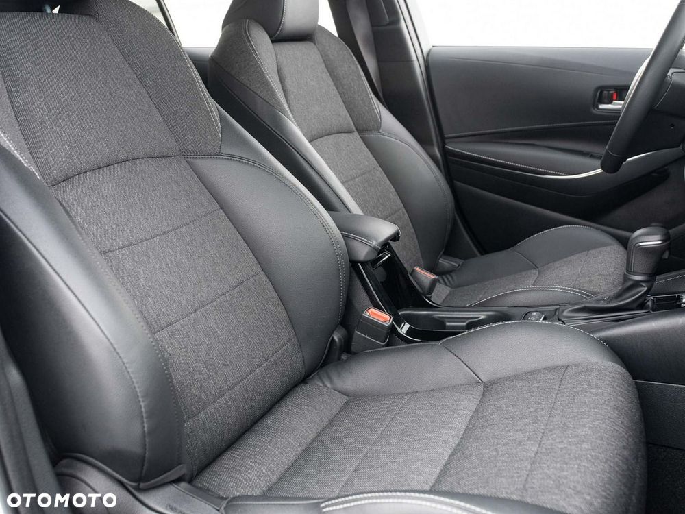 Toyota Corolla - 28