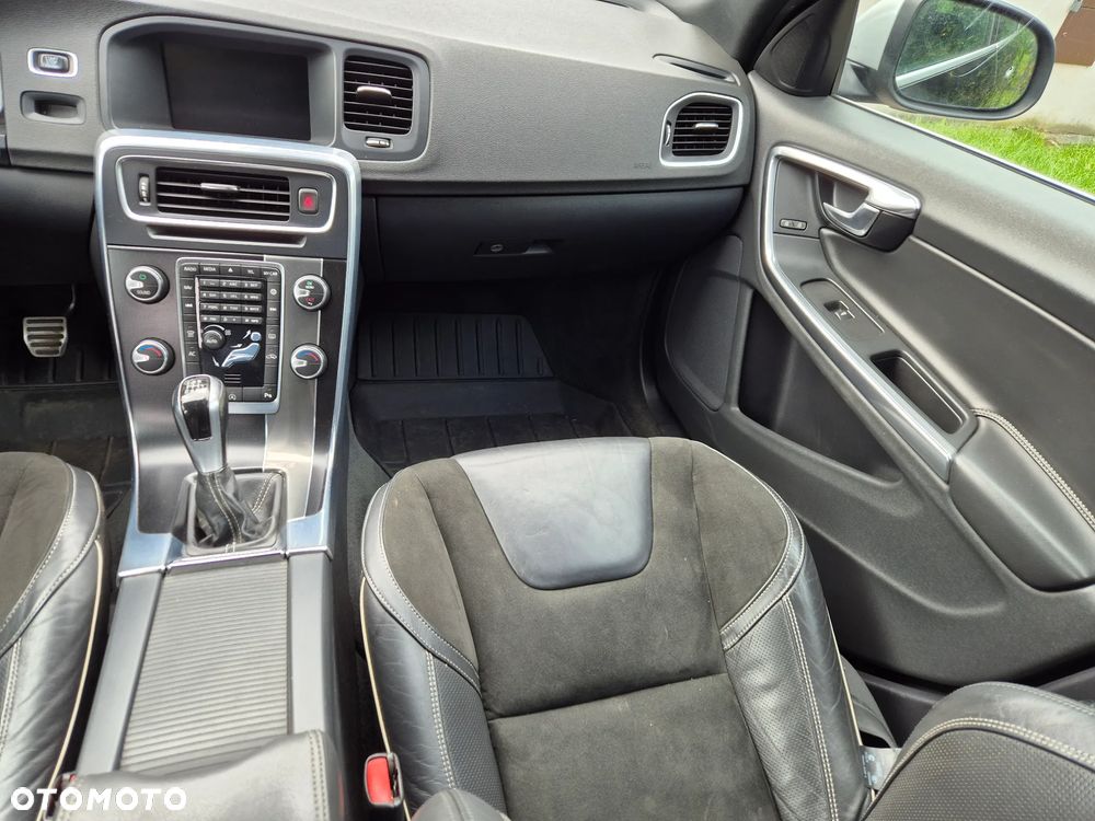 Volvo V60 D3 Drive-E R-Design Momentum - 19