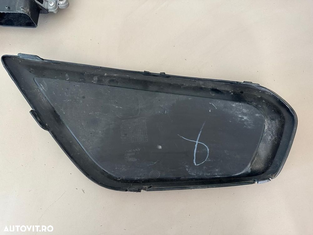 Grila bara stanga fata Volvo C30 2009-2013 facelift 31298169 - 2