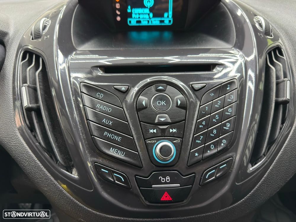 Ford Tourneo Courier 1.0 EcoBoost Titanium - 29