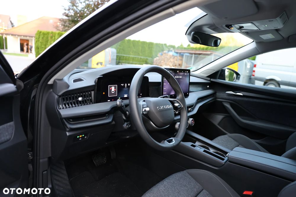 Skoda Superb 2.0 TDI SCR Essence DSG - 11
