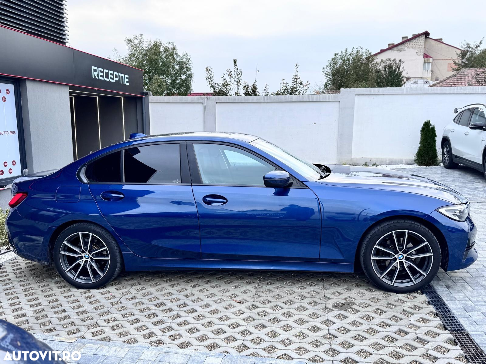 BMW Seria 3 318i AT - 5