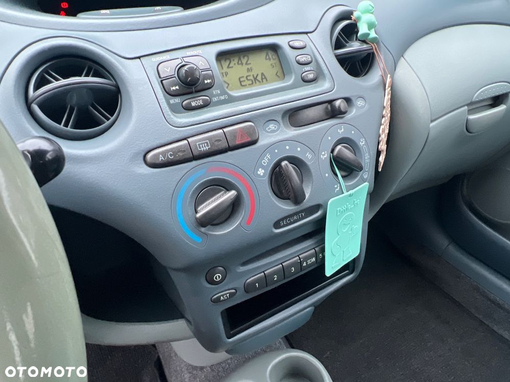 Toyota Yaris - 14