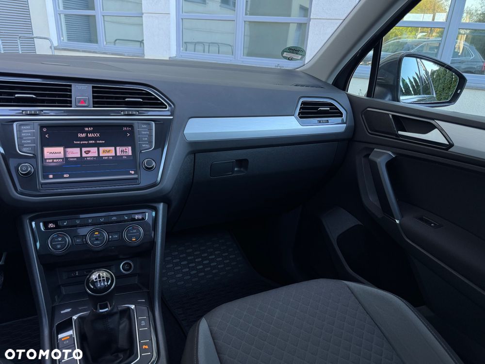 Volkswagen Tiguan - 33