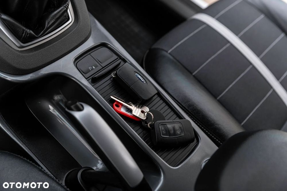 Ford Kuga 2.0 TDCi 4x4 Titanium - 36