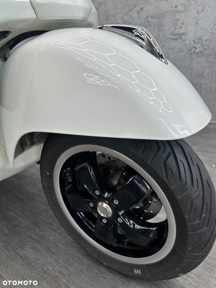 Vespa GTS - 8