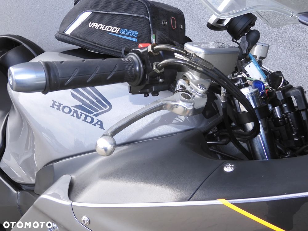 Honda CBR - 16