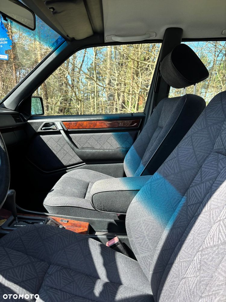 Mercedes-Benz Klasa E - 22