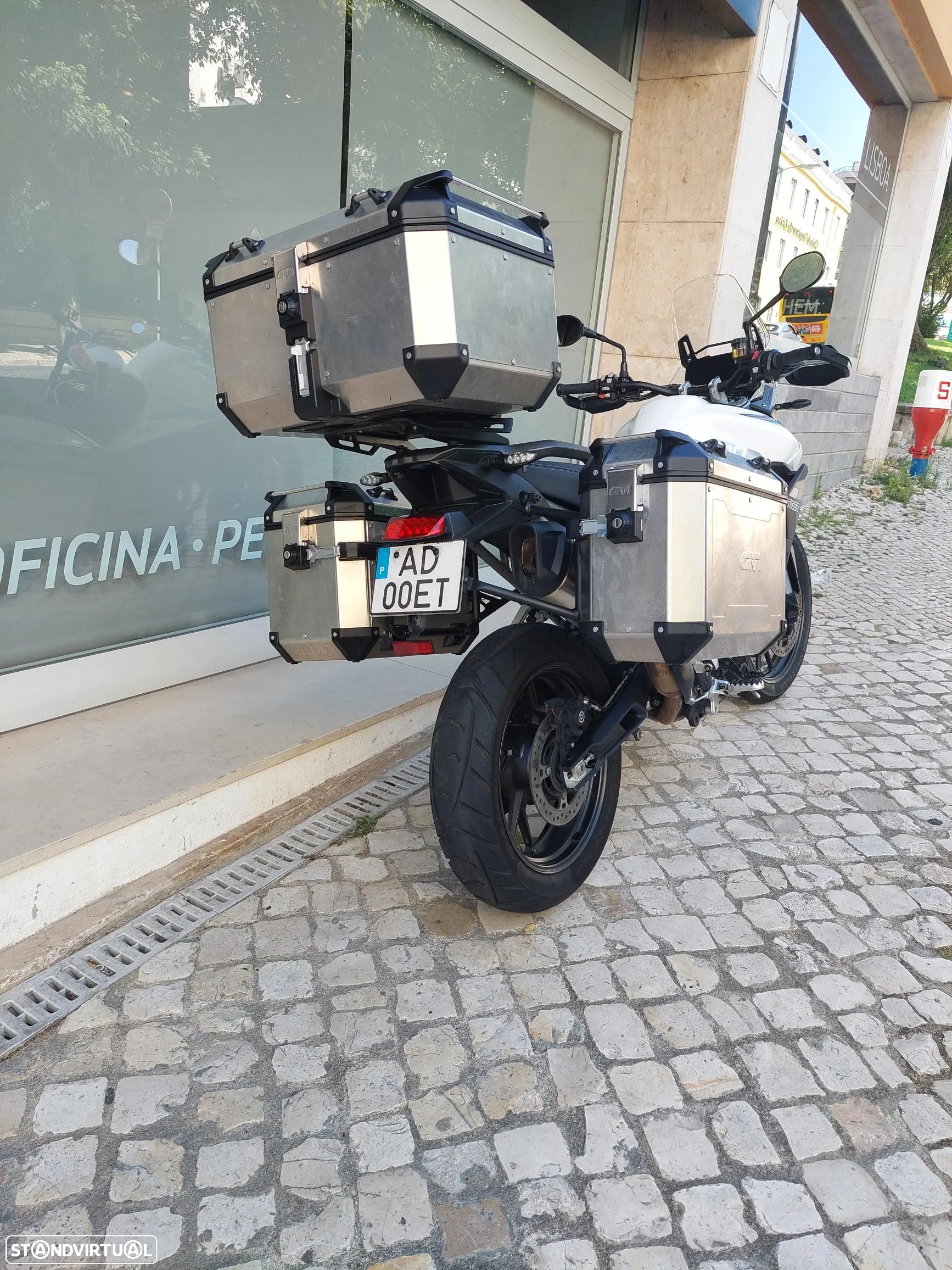 Triumph Tiger 900 GT - 4