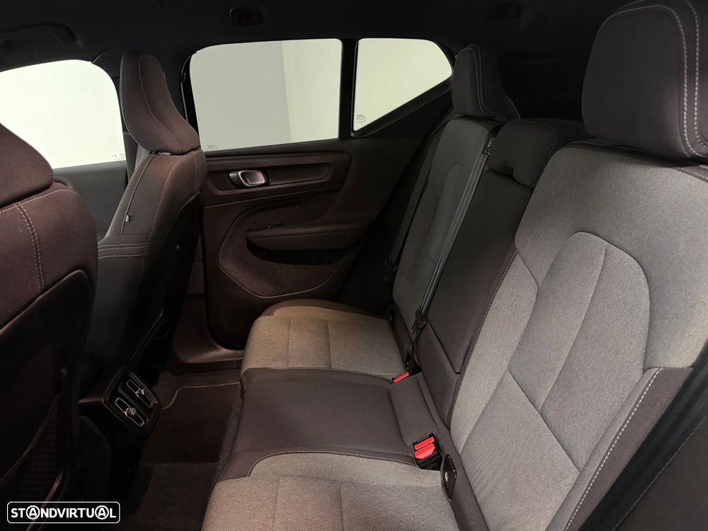 Volvo XC 40 1.5 T2 Plus Dark Auto - 28