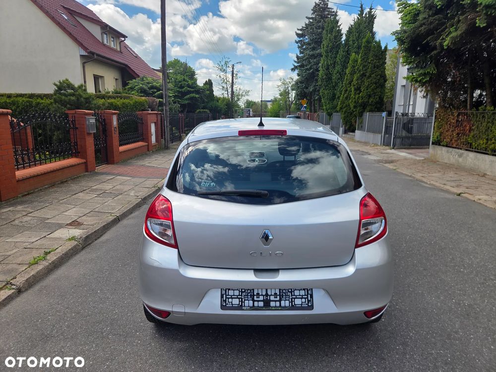 Renault Clio - 7