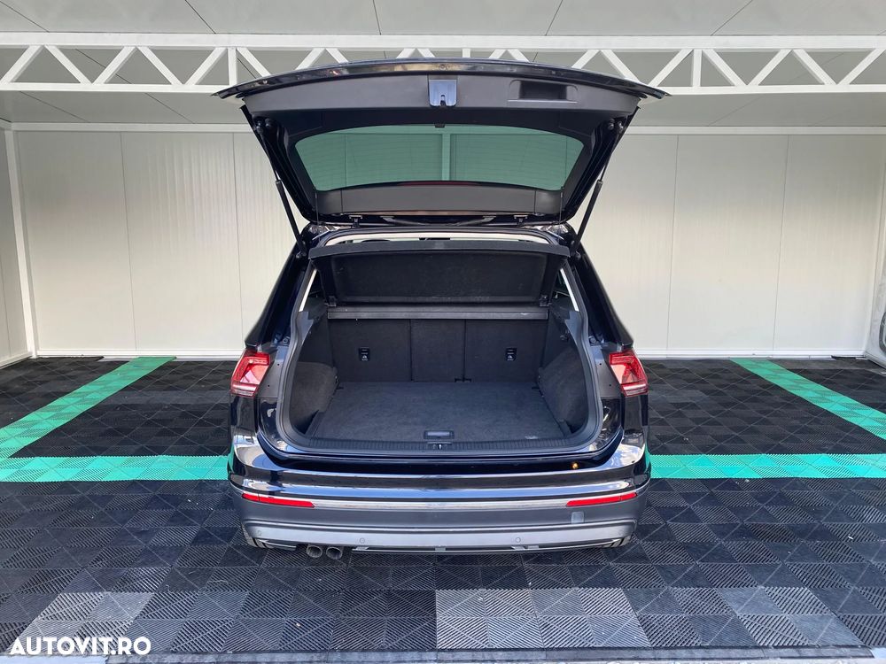 Volkswagen Tiguan - 12