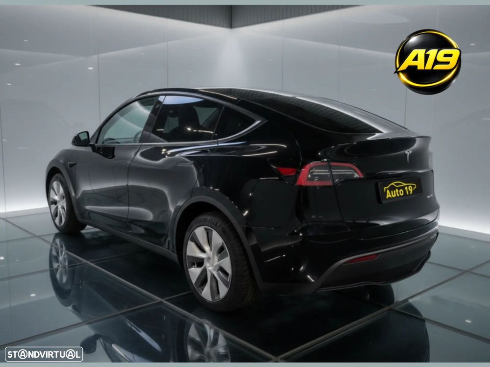 Tesla Model Y Long Range Dual Motor AWD - 4