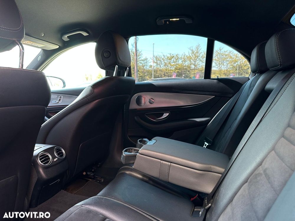 Mercedes-Benz E - 22