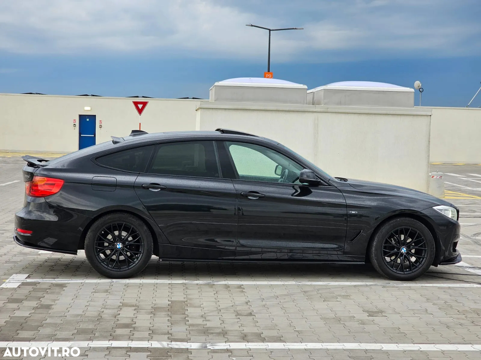 BMW Seria 3 318d Aut. Sport Line - 17