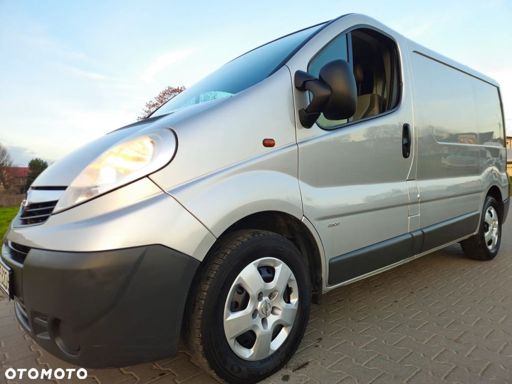 Opel VIVARO 2.0 cdti KLIMATYZACJA - 12