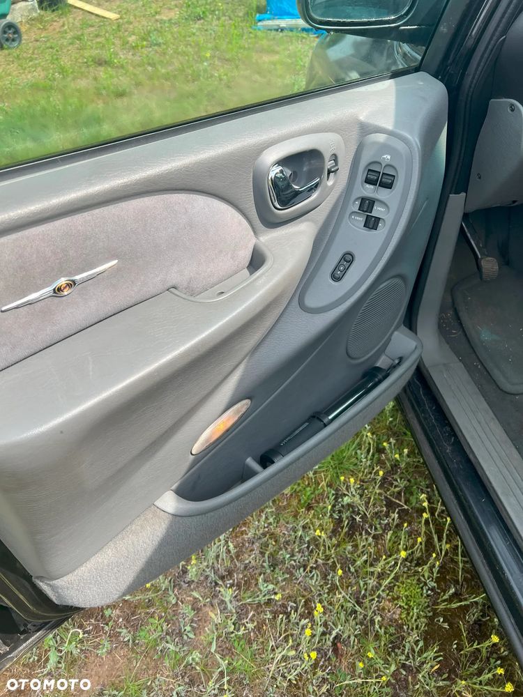 Chrysler Grand Voyager 2.8 CRD Executive LX S&G - 4
