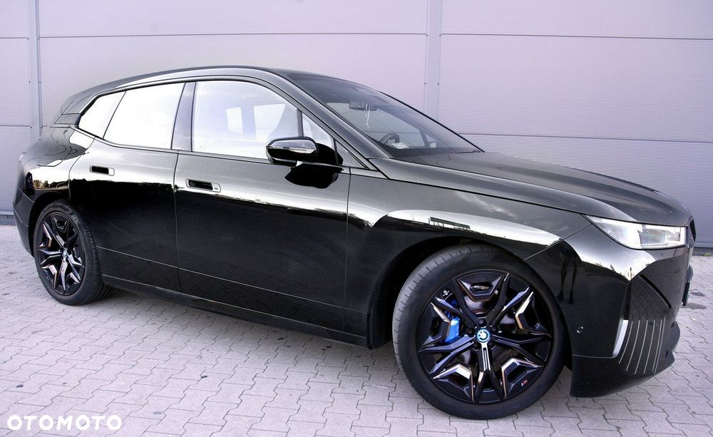 BMW iX xDrive40 76.6kWh Signature - 29