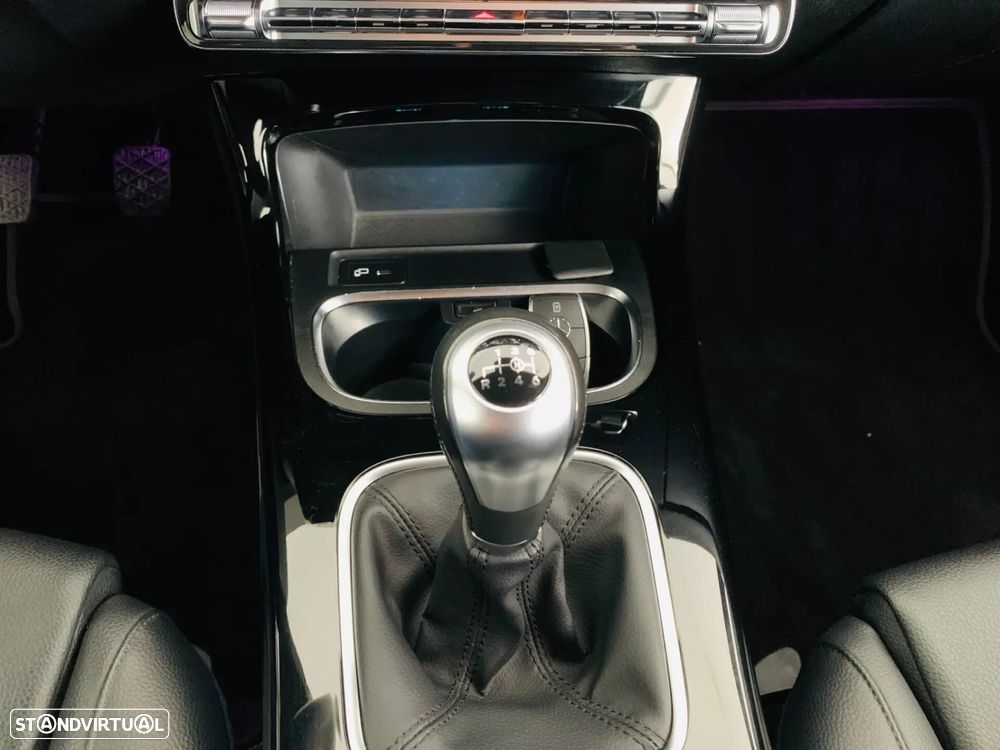 Mercedes-Benz CLA 180 d Progressive - 31