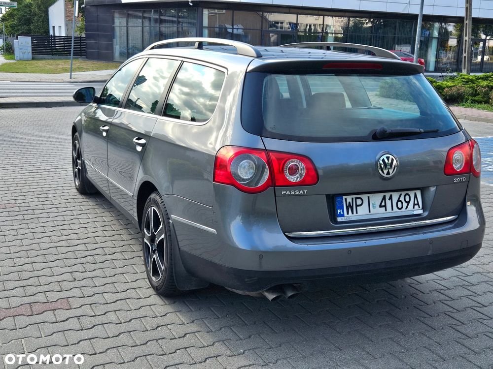 Volkswagen Passat 2.0 TDI Comfortline - 5