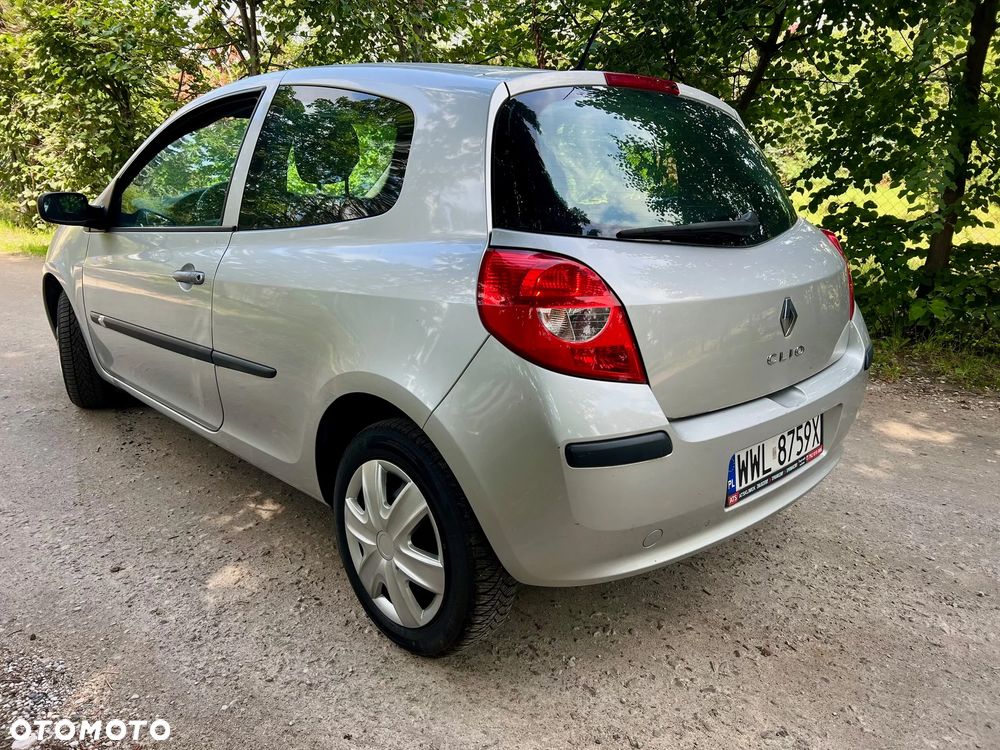 Renault Clio 1.2 16V Alize - 7