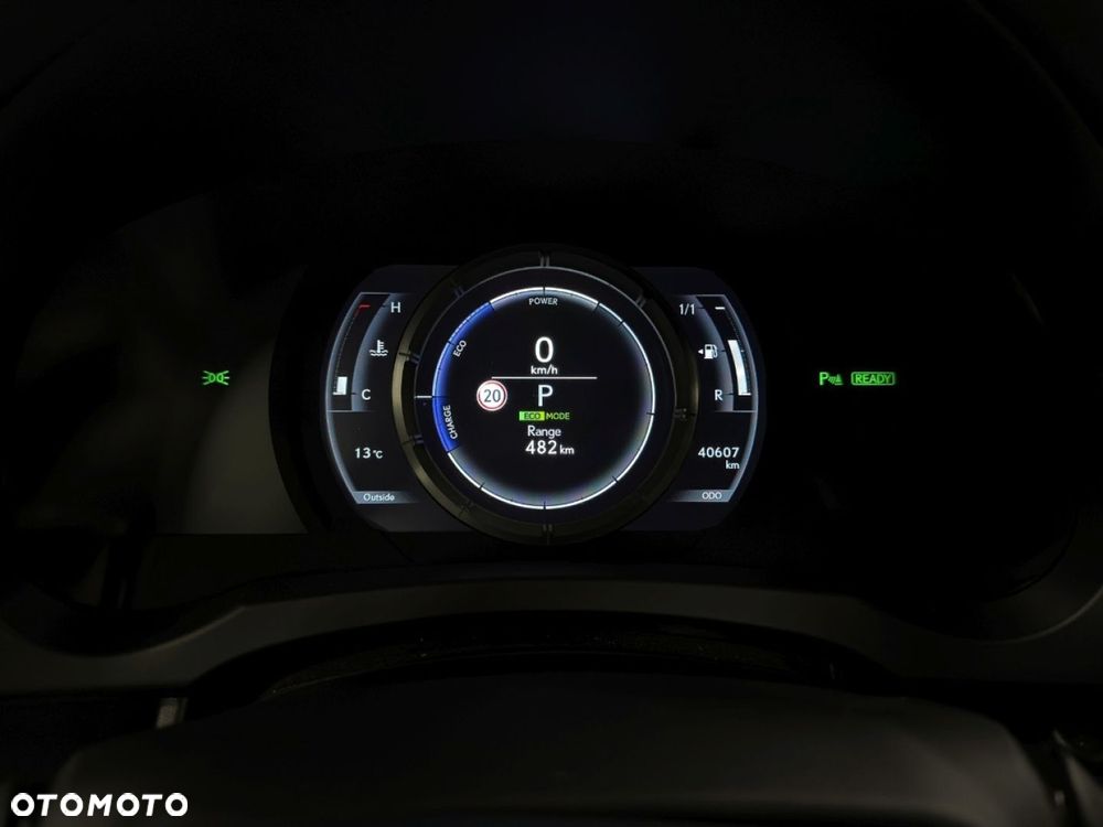 Lexus RC 300h F Sport - 22