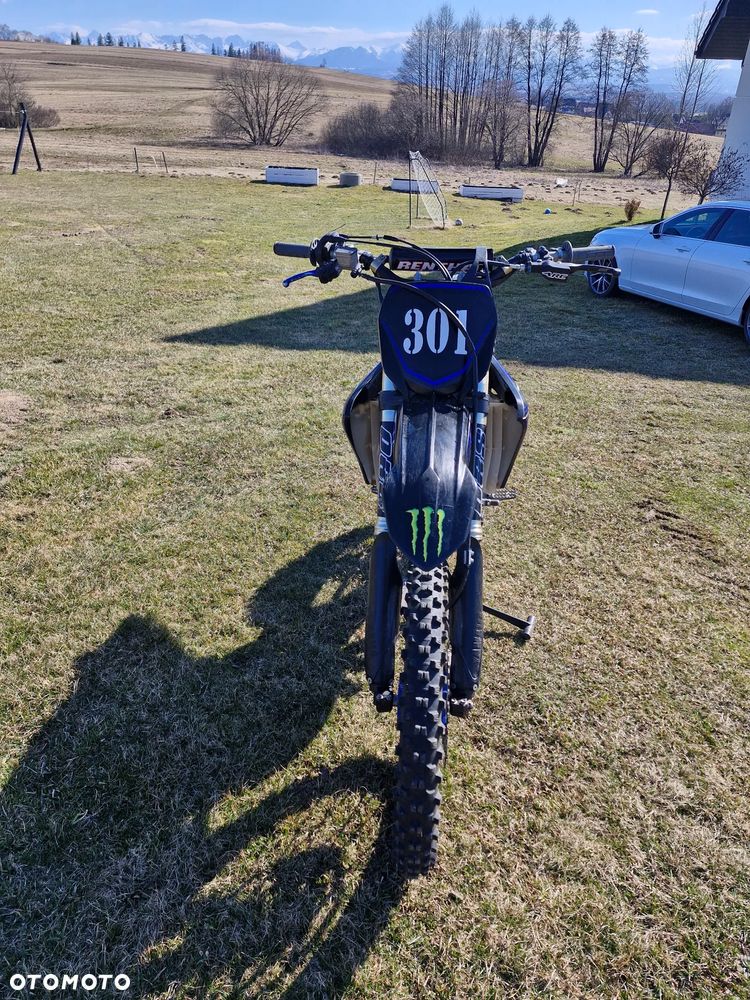 Yamaha YZF - 6