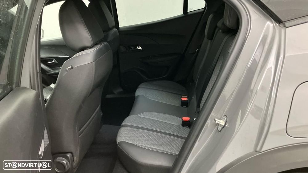 Peugeot 2008 1.2 PureTech Allure EAT8 - 6