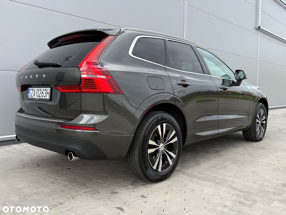 Volvo XC 60 B4 B Geartronic Momentum Pro - 2