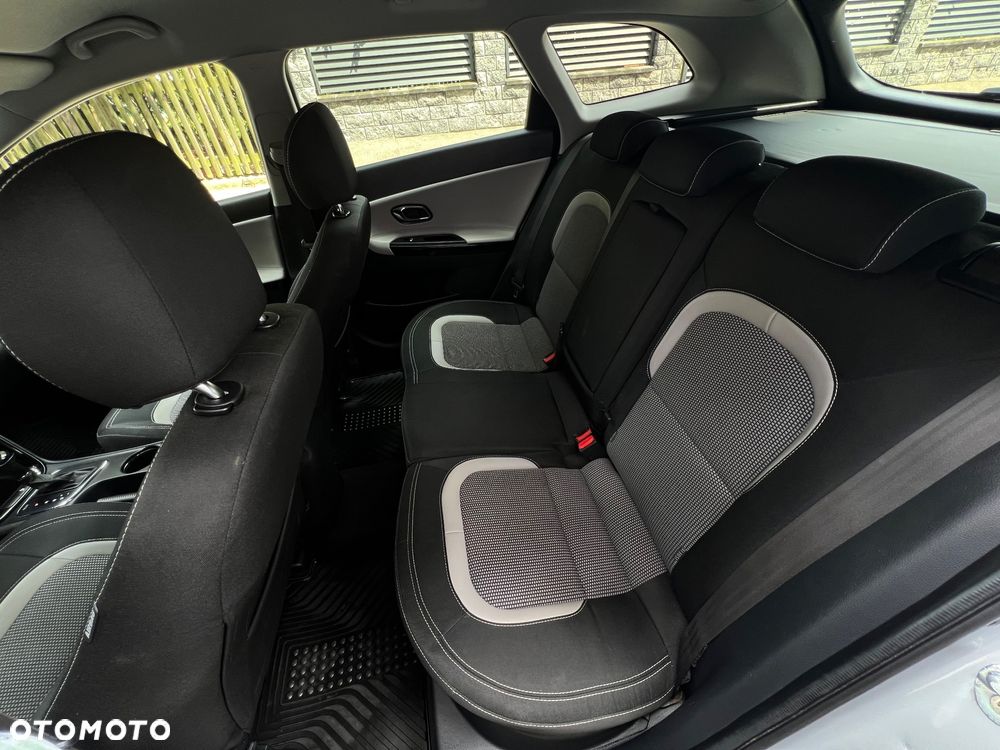 Kia Ceed 1.6 GDI DCT Platinum Edition - 11