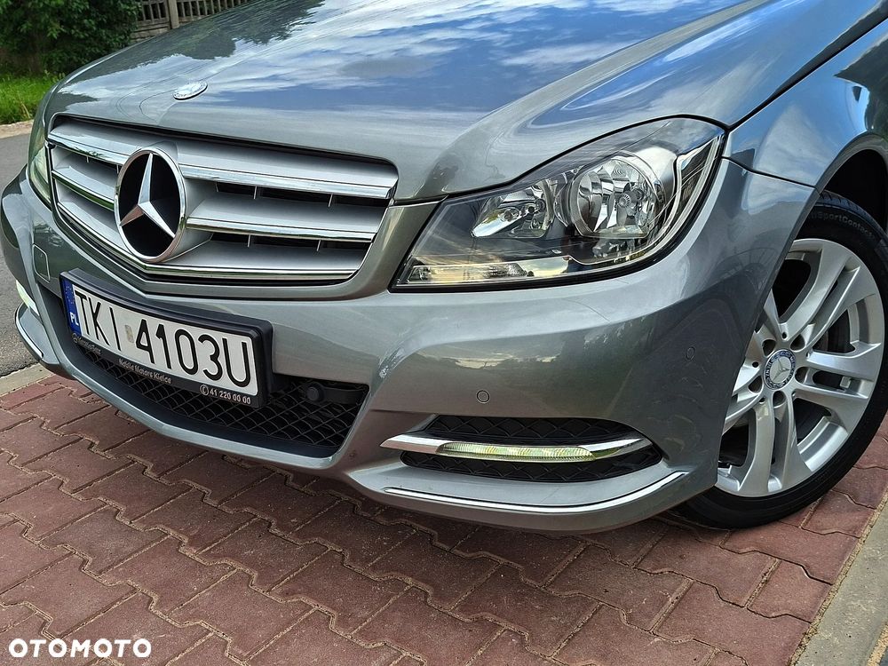 Mercedes-Benz Klasa C 180 CGI Automatik BlueEFFICIENCY Avantgarde - 4