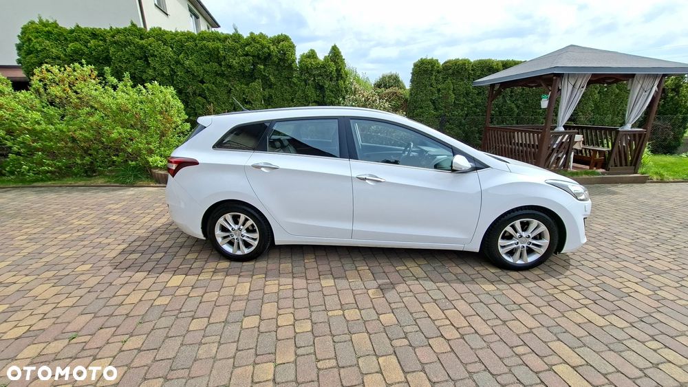 Hyundai i30 Kombi 1.6 GDi DCT Premium - 7