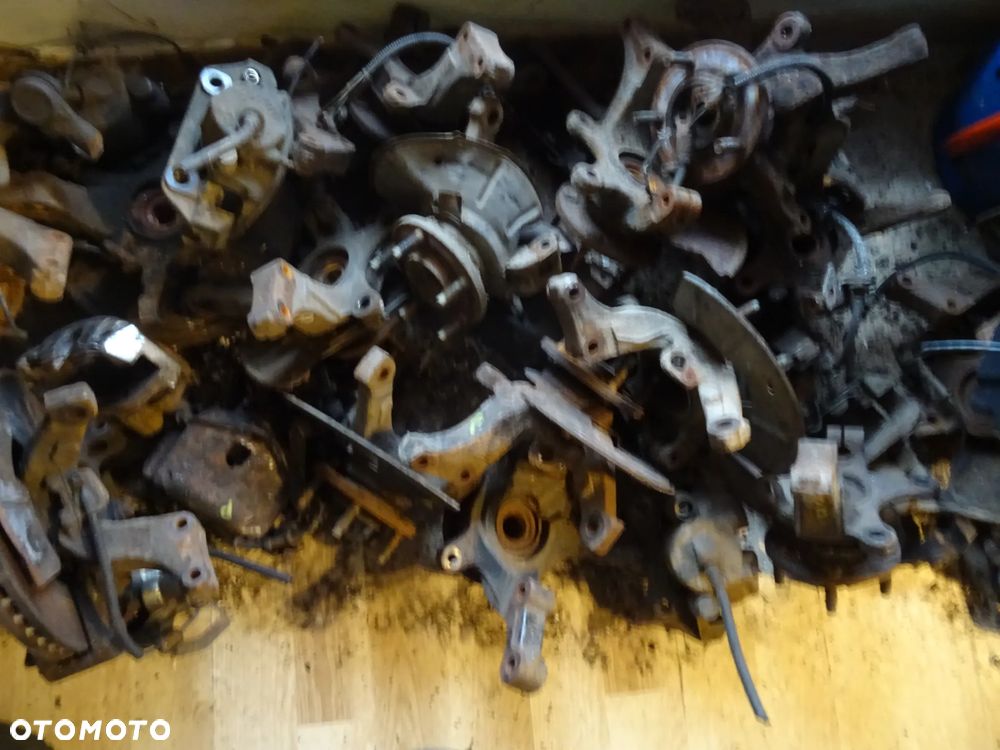 FORD MAVERICK MAZDA TRIBUTE PRAWA LEWA ZWROTNICA PIASTA 2,0 2,3 3,0 ROZNE CZESCI PYTAC