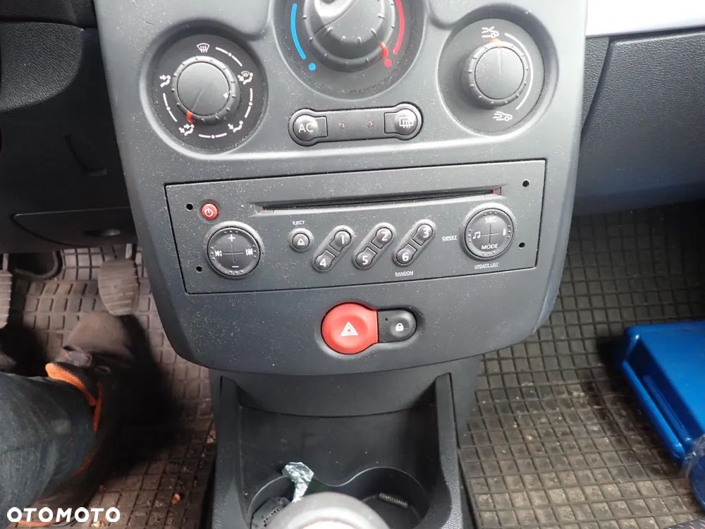 CZĘŚCI - Renault Clio III 1,6 16V 88KM K4M804 HB 5D 5B JH3131 LAKIER TEJ47 2006r. INDEX - 9420 - 12