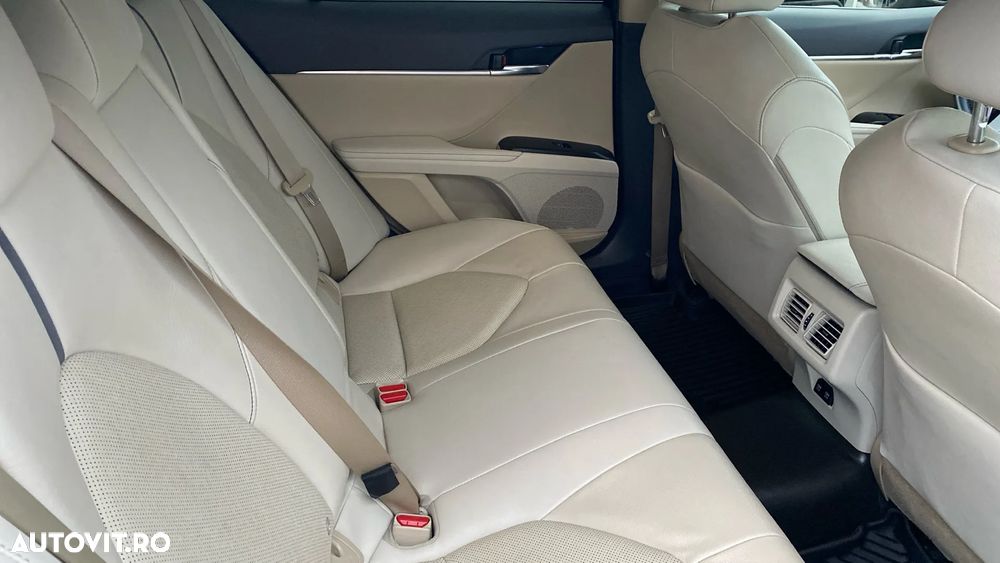 Toyota Camry 2.5 Hybrid Dynamic - 7