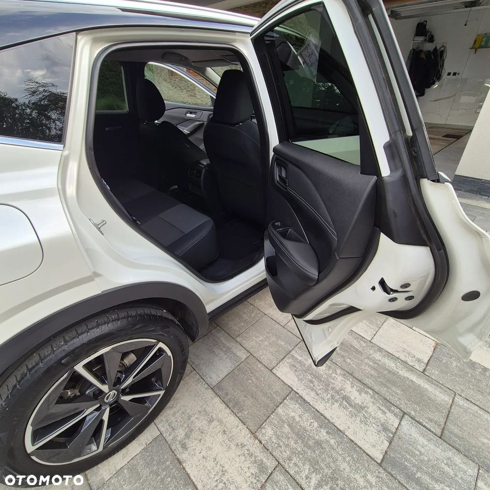 Nissan Qashqai 1.3 DIG-T mHEV N-Connecta Xtronic - 26
